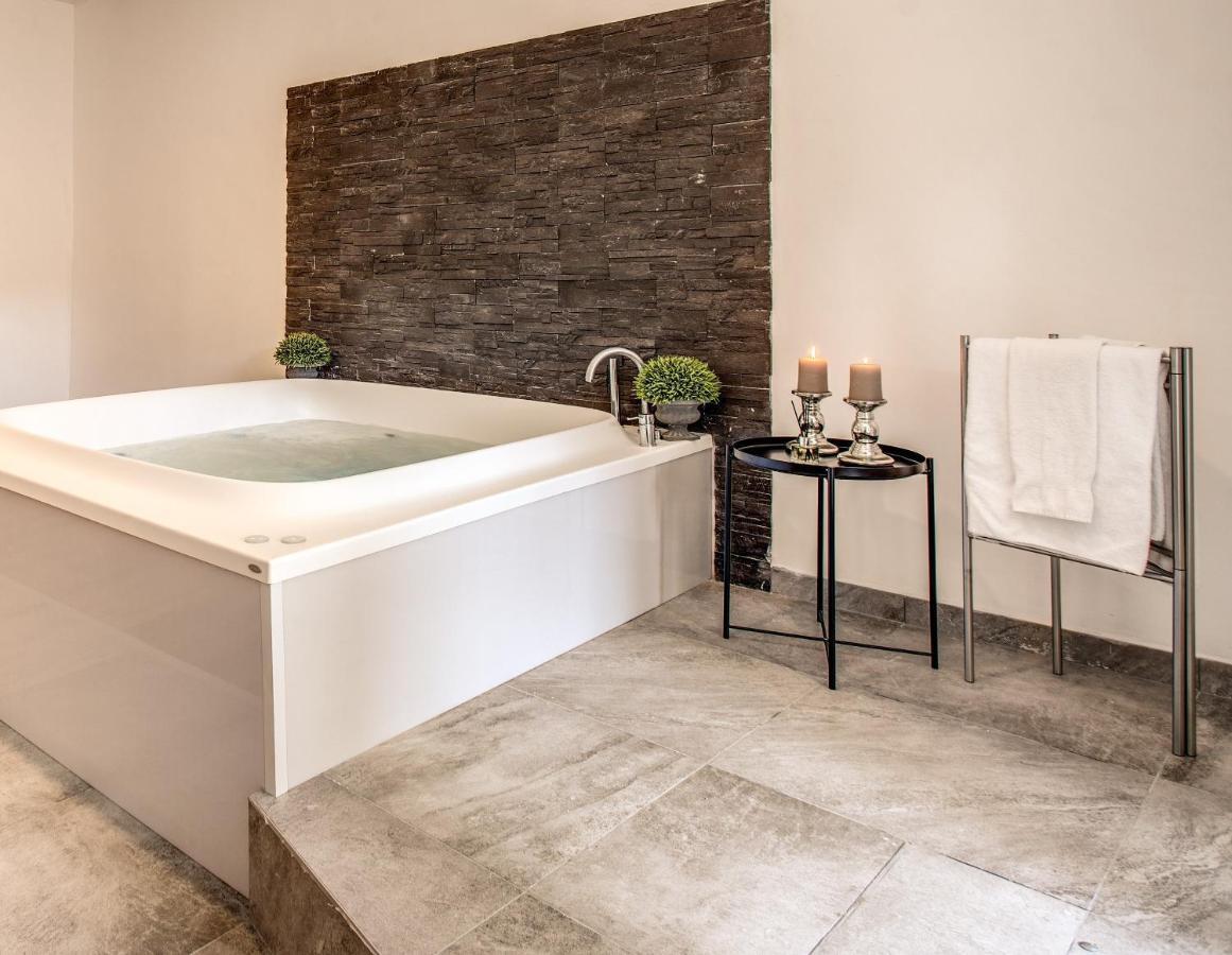YH Jacuzzi Loft Villa Roma Esterno foto